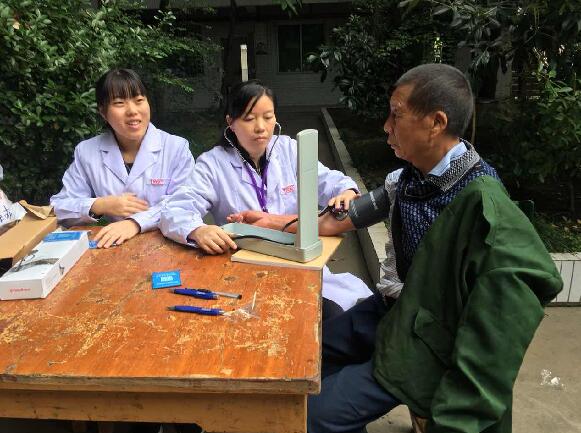 涪陵华惠中医医院送医、送药、送温暖活动